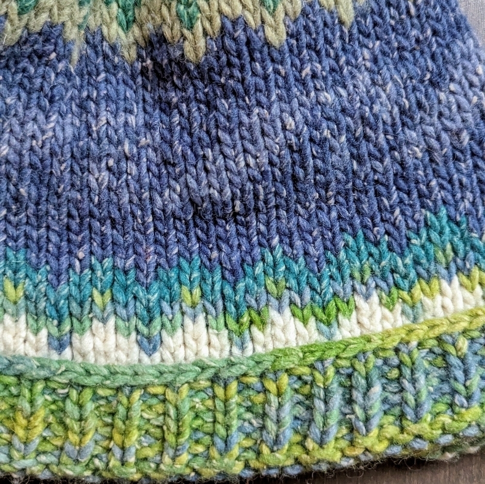 Women's Knit Hat - Picture 3 of 4